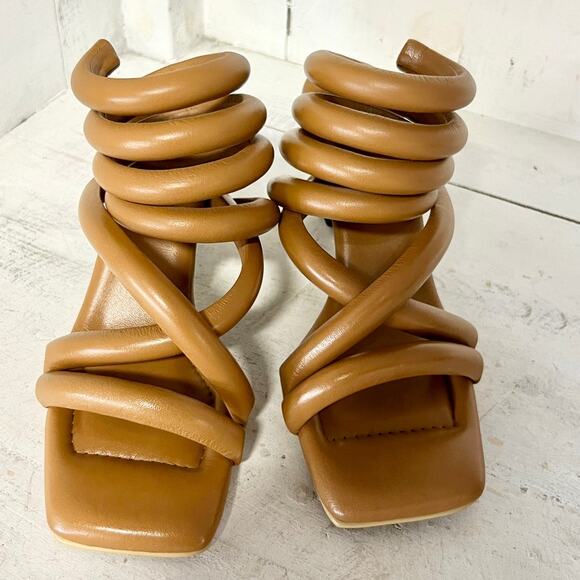 Elegant Tan Spiral Strap Sandals - Picture 5 of 10